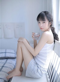 = pure white and tender beauty sexy sling intimate welfare photo picture(2)
